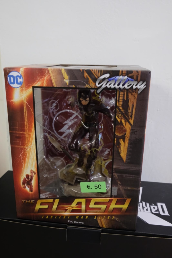 the flash serie tv pvc sttue