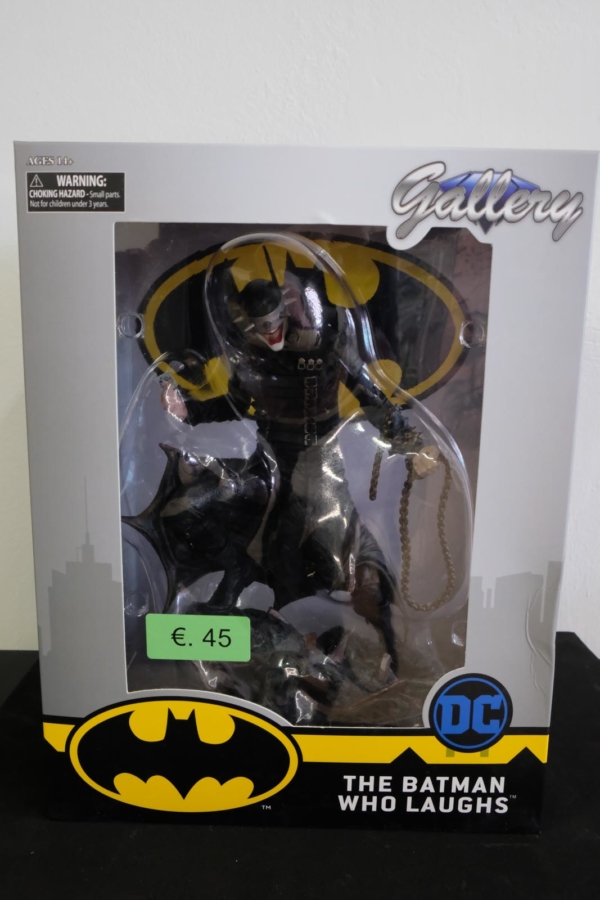 batman who laughts pvc statue