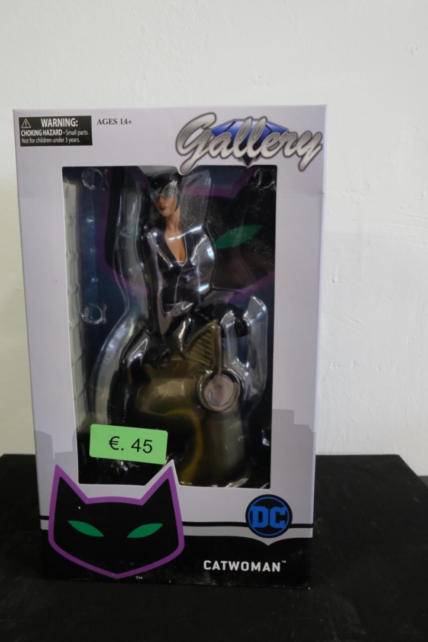 catwoman dc gallery pvc statue